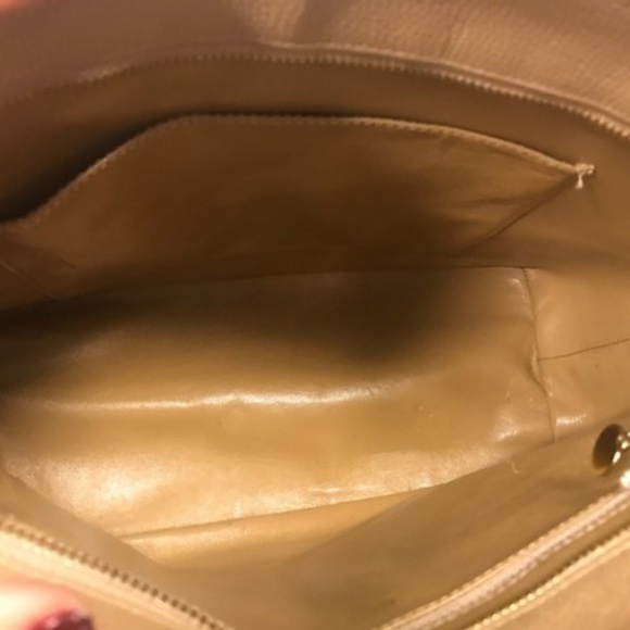 Chanel medallion - Picture 5 of 8